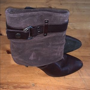Brown leather/suede boots